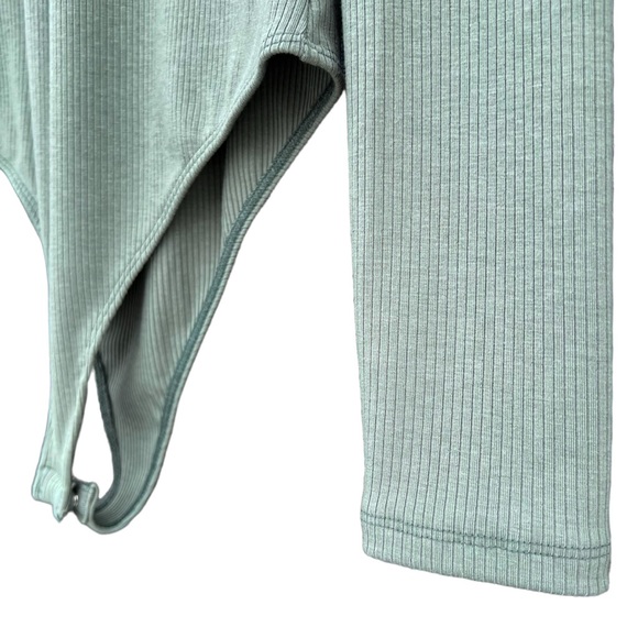 Altar’d State | Mock Neck Bodysuit | L - Picture 3 of 11